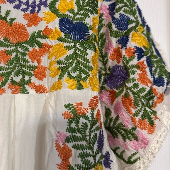 Buddy Basic Embroidered Boho Top Medium Floral Rayon Peasant Blouse - Picture 7 of 9